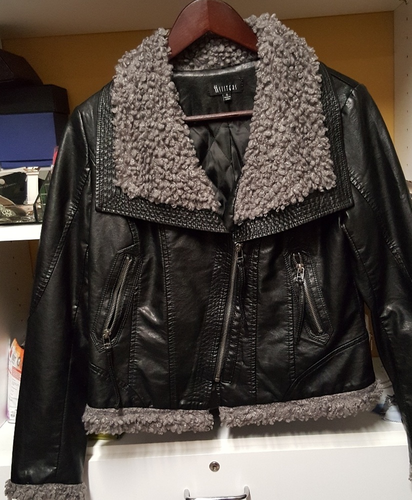 Most classy and unique Black crop jacket.